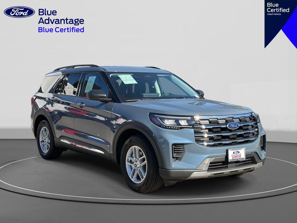 View vehicle photo 4