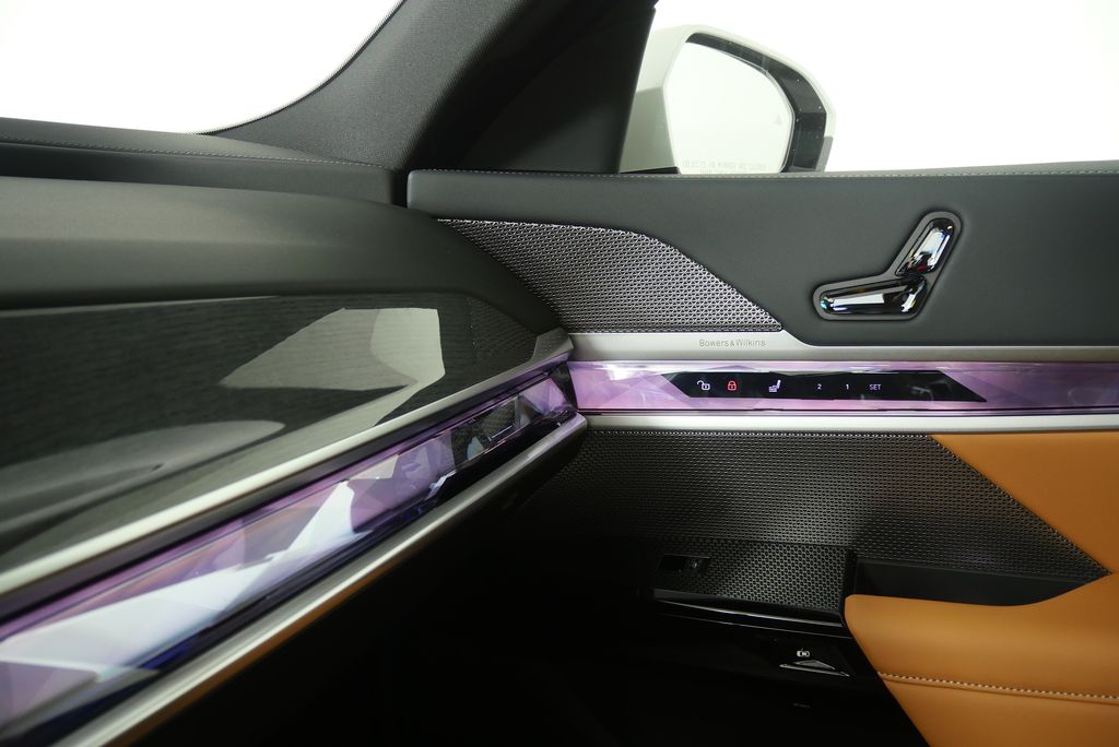 Thumbnail: 2026 BMW 7 Series - 27