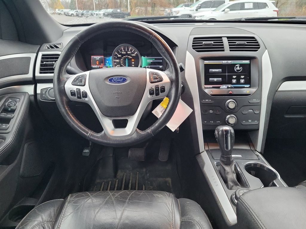 2015 Ford Explorer XLT 9