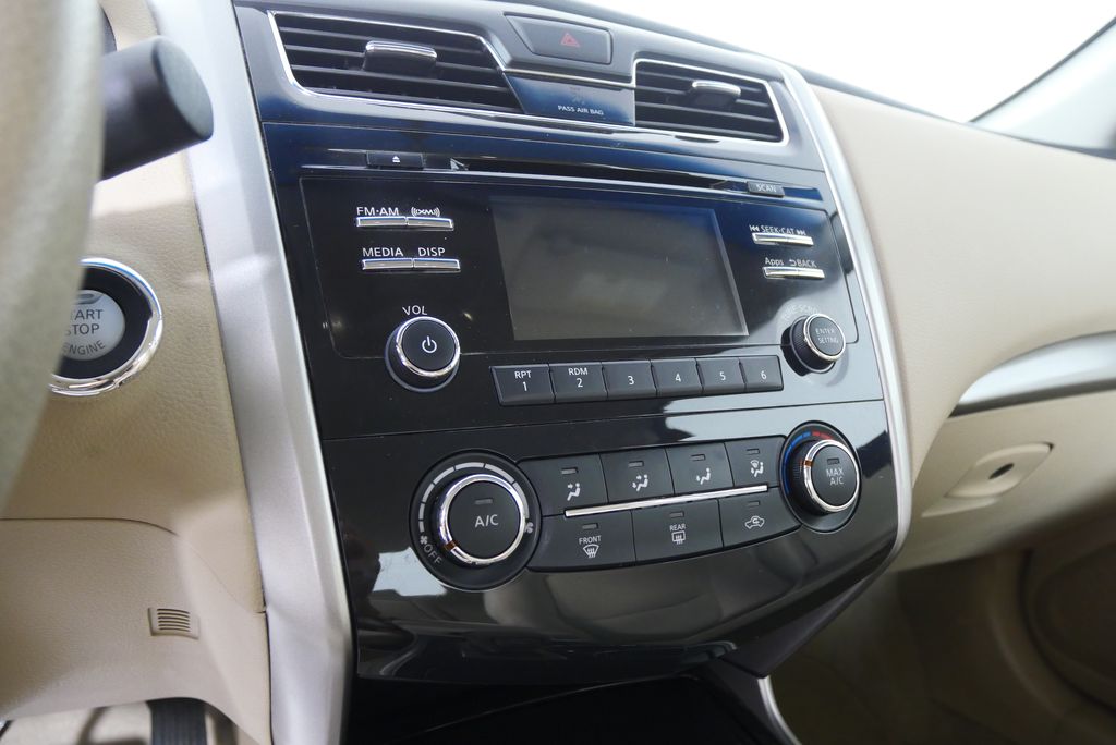 Thumbnail: 2014 Nissan Altima - 24