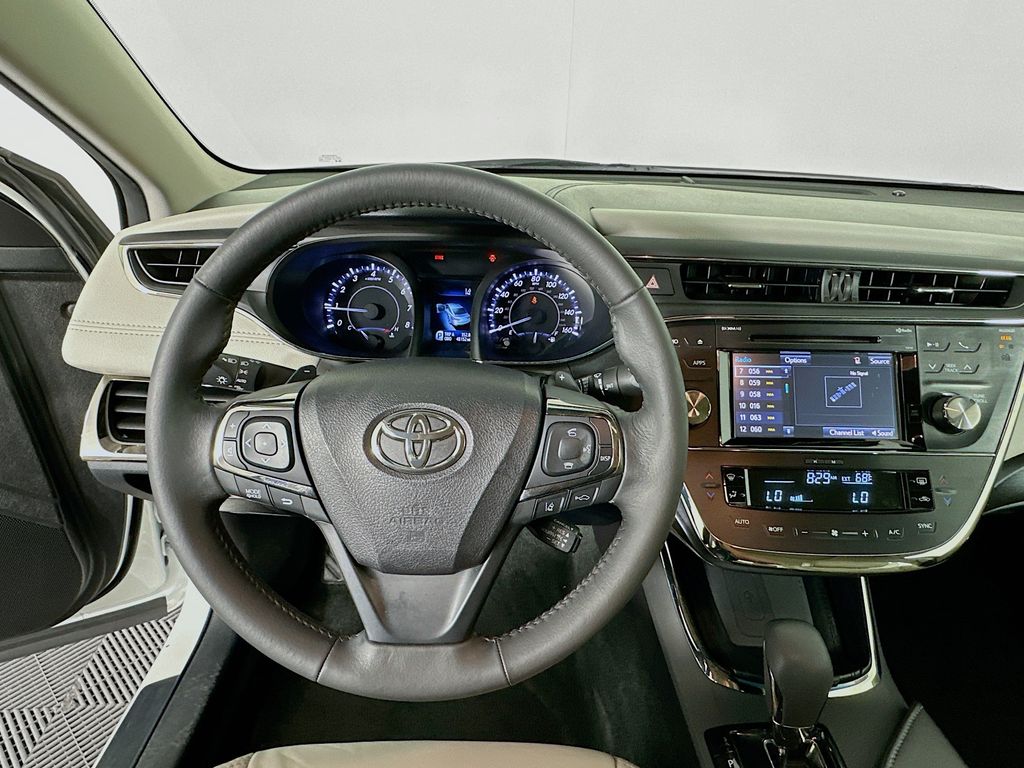 2017 Toyota Avalon Limited 11