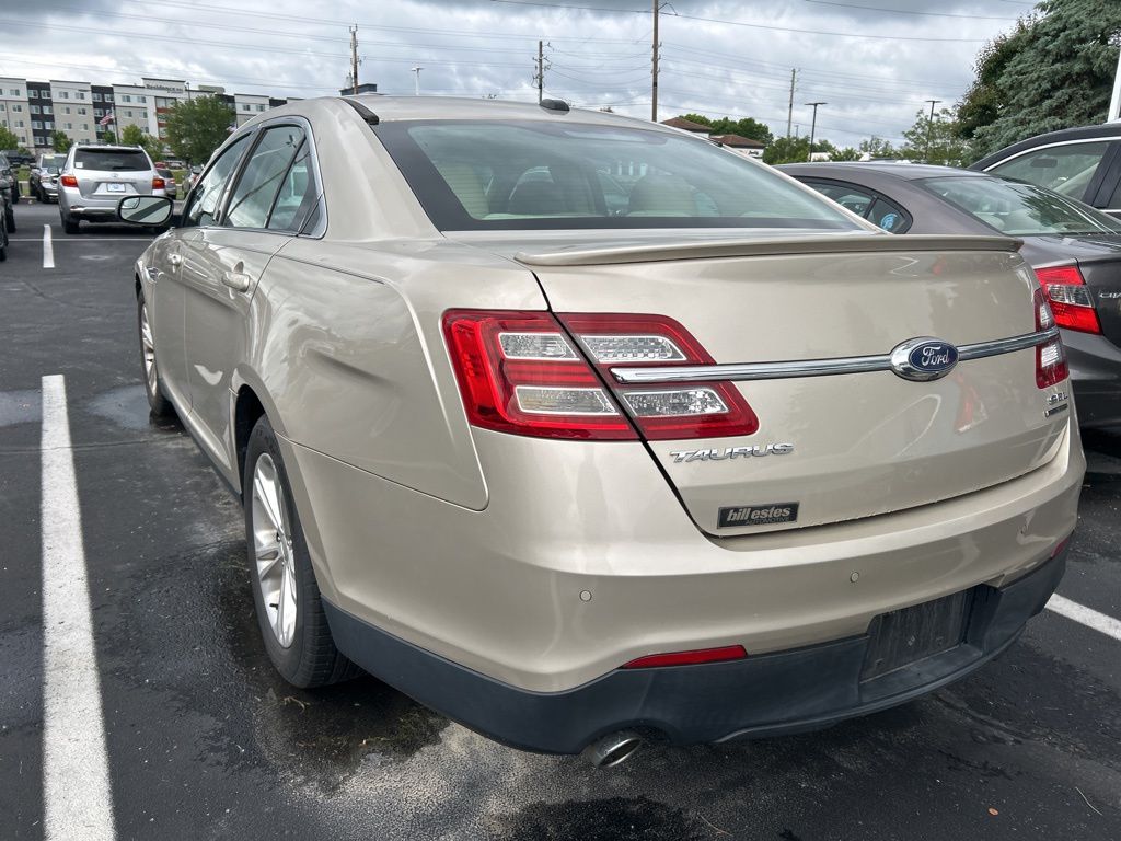 2017 Ford Taurus SEL 2