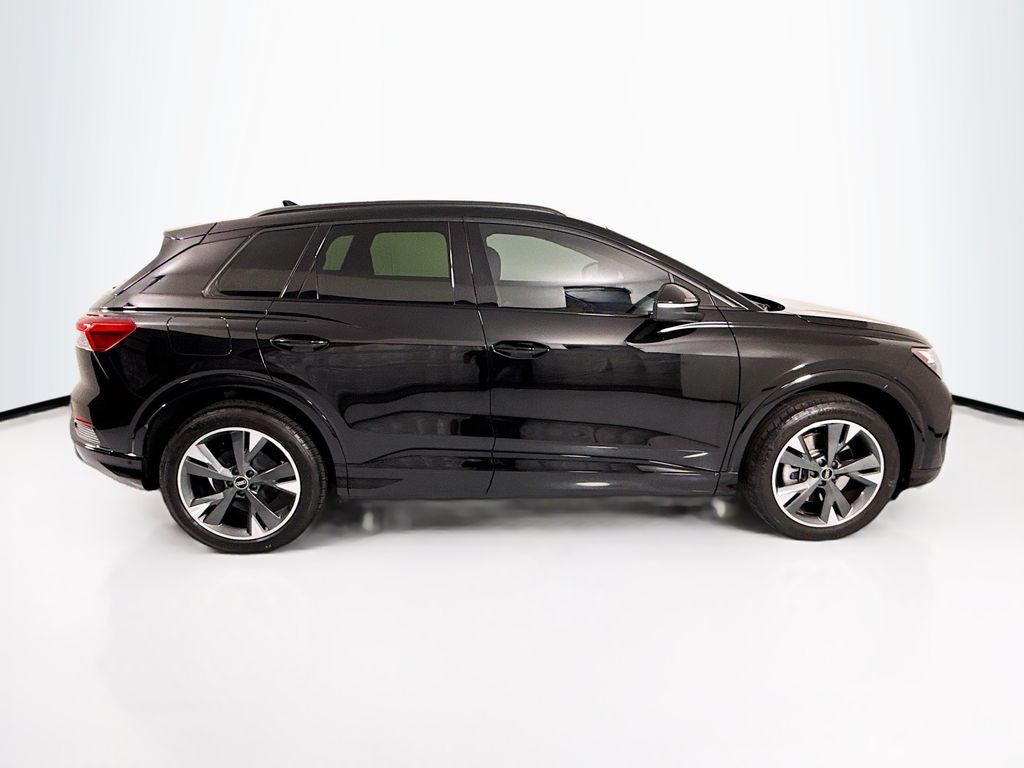 Thumbnail: 2023 Audi Q4 e-tron - 4