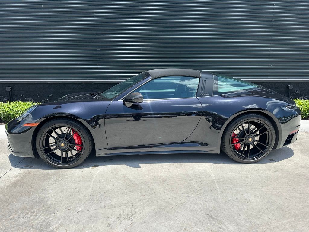 Thumbnail: 2023 Porsche 911 - 2