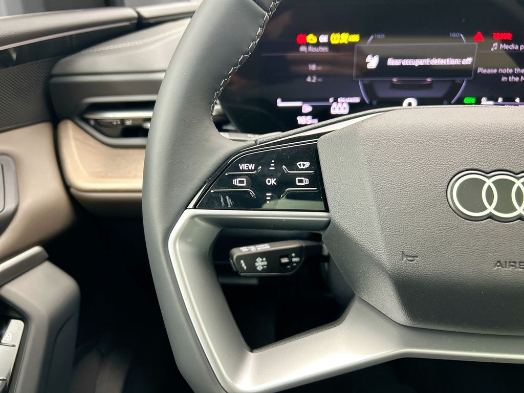 Thumbnail: 2025 Audi Q5 - 11