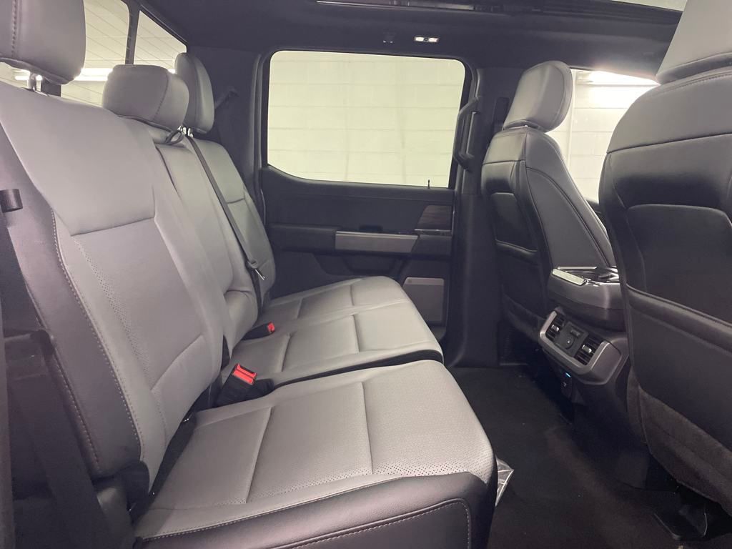 2025 Ford F-150 Lightning Lariat photo 22