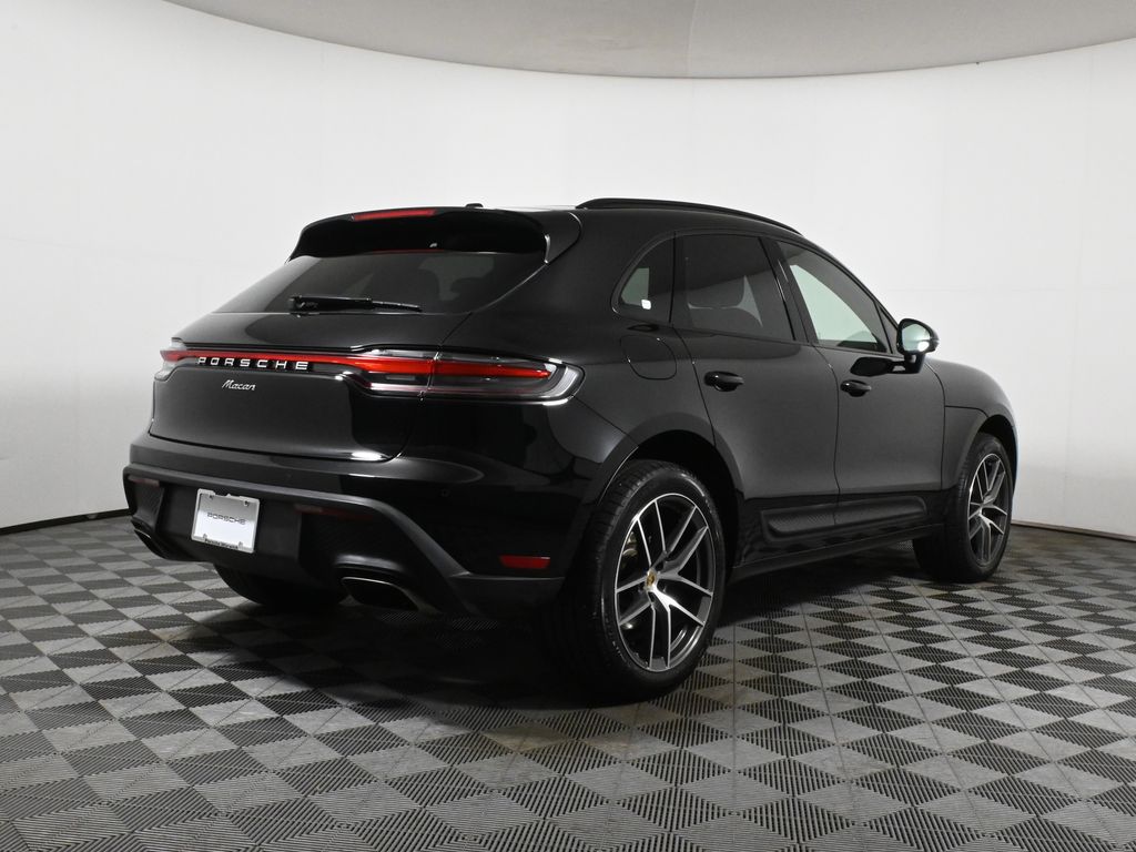 Thumbnail: 2024 Porsche Macan - 7