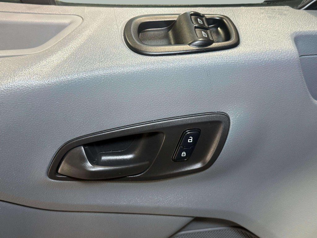 Used 2018 Oxford White Ford Base image 8