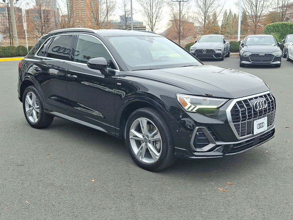 Thumbnail: 2020 Audi Q3 - 3