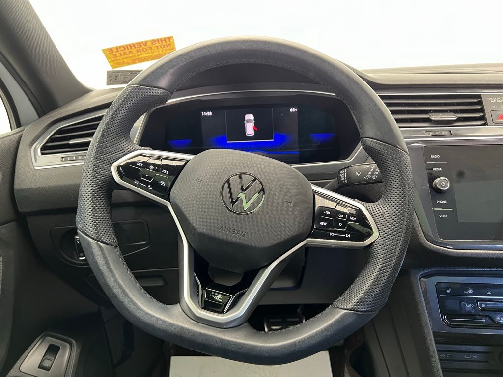 Thumbnail: 2022 Volkswagen Tiguan - 16