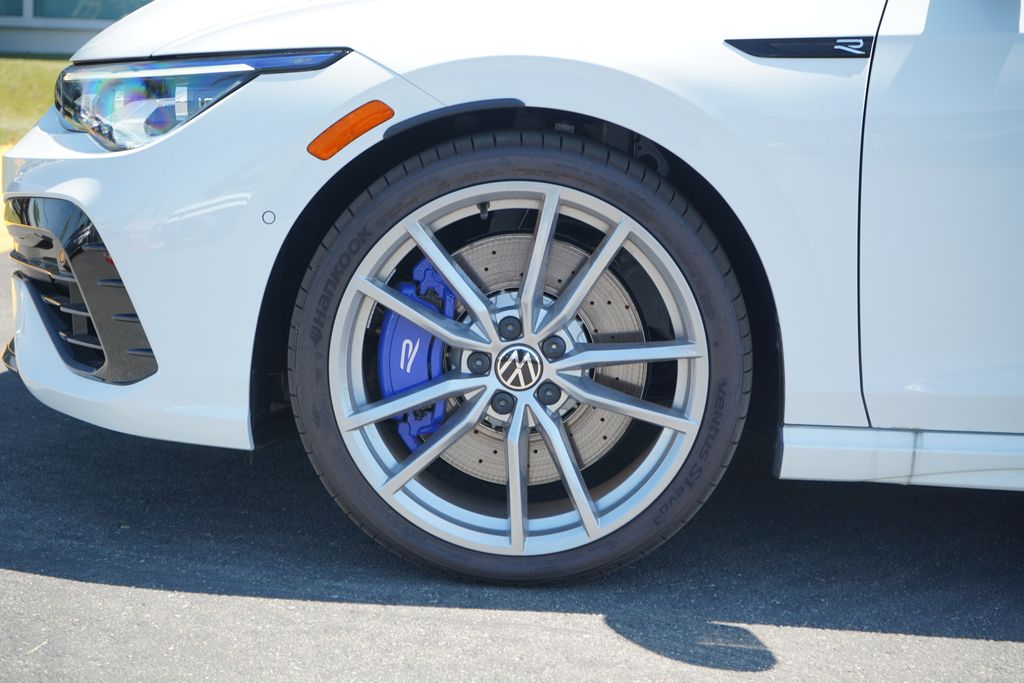 2024 Volkswagen Golf R 2