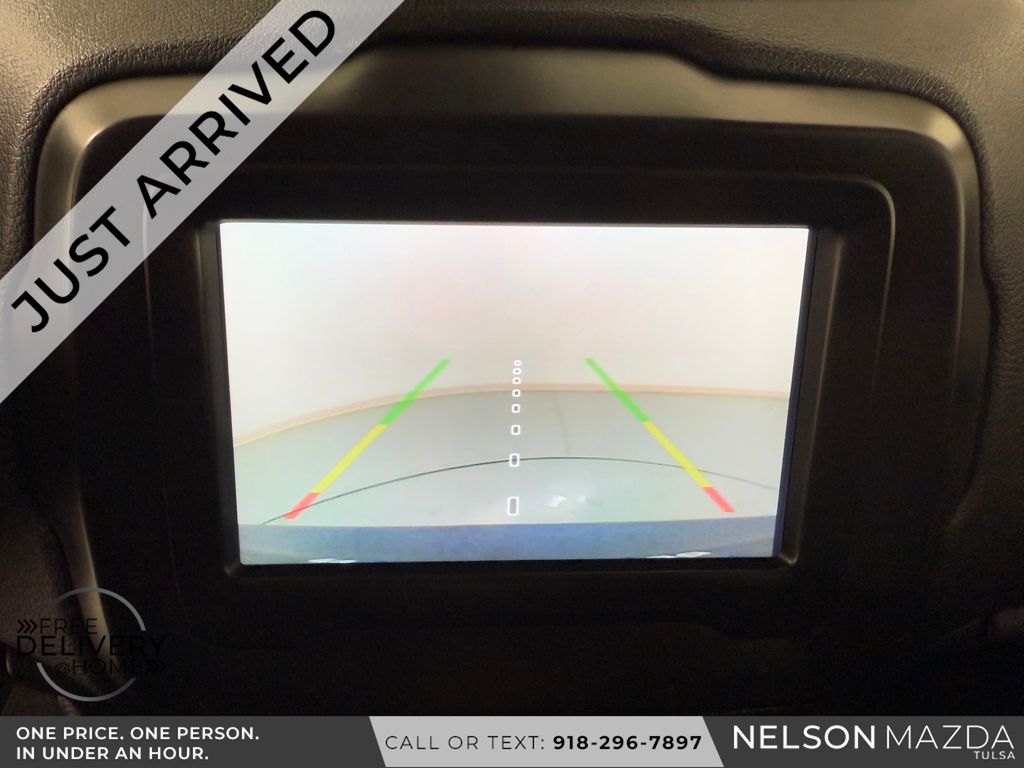 Used 2019 Blue Jeep Latitude image 29