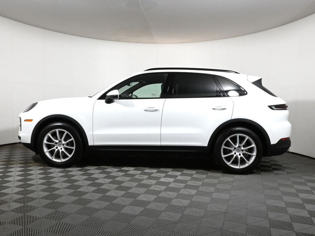 Thumbnail: 2024 Porsche Cayenne - 2