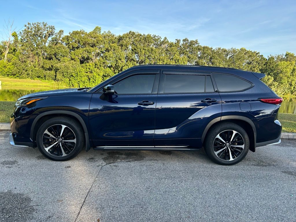 Thumbnail: 2021 Toyota Highlander - 2