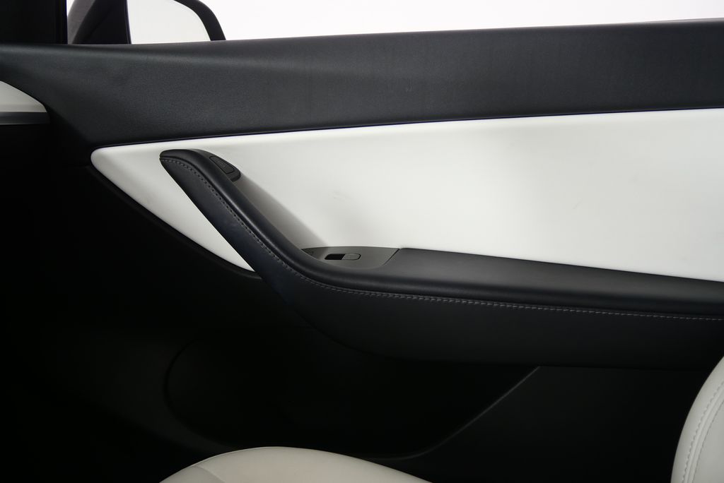 Thumbnail: 2021 Tesla Model Y - 24