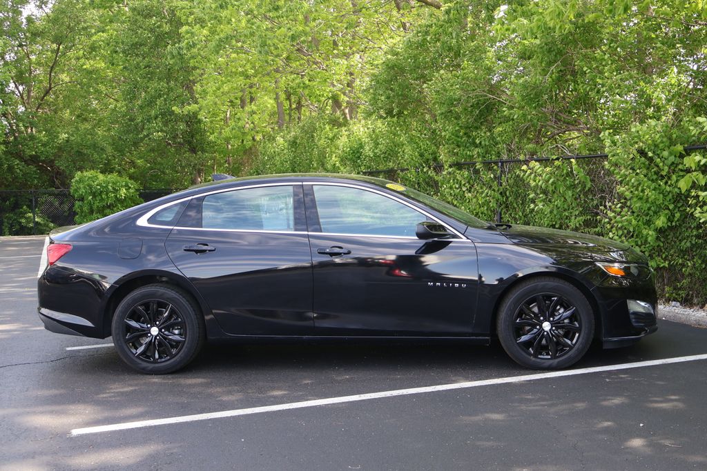 Thumbnail: 2025 Chevrolet Malibu - 10