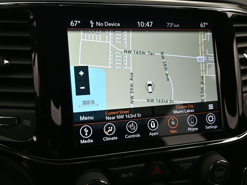 Used 2021 Diamond Black Crystal Pearlcoat Jeep Laredo X image 18