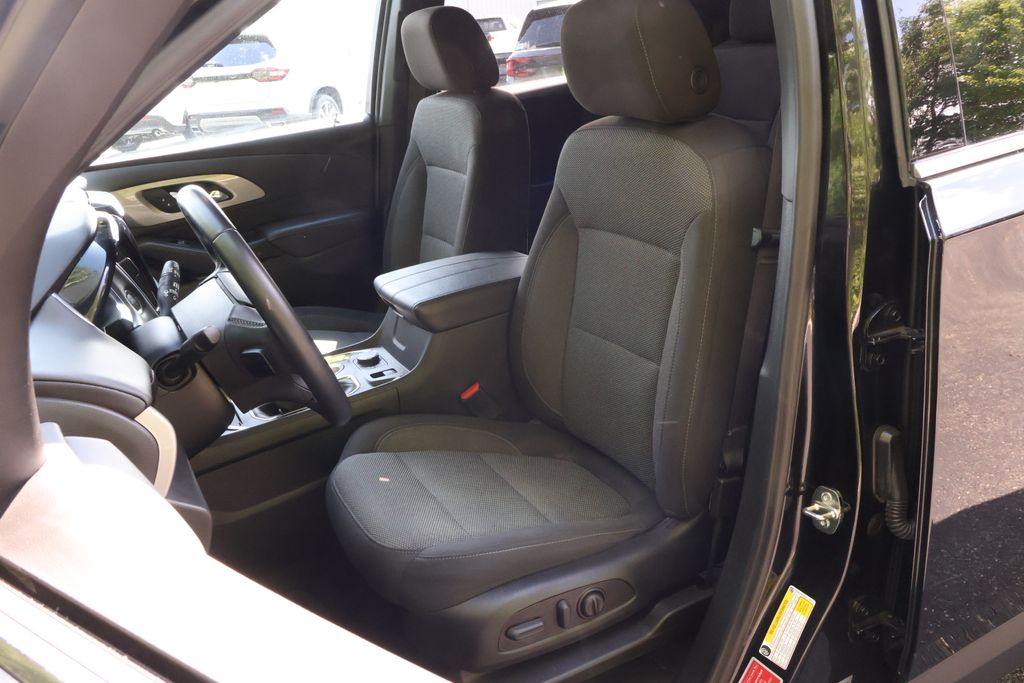 2023 Chevrolet Traverse LT 31