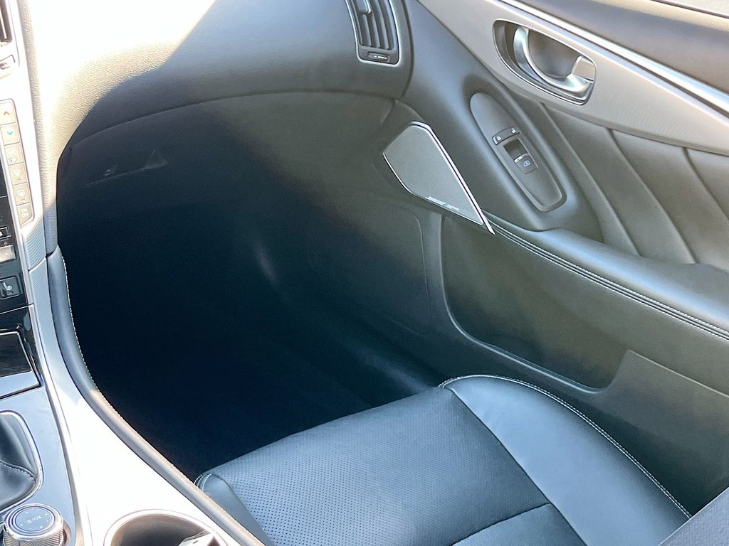 Used 2022 Gray INFINITI LUXE image 24