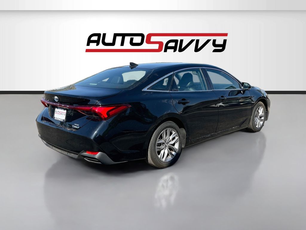 Used 2020 Black Toyota XLE Plus image 7