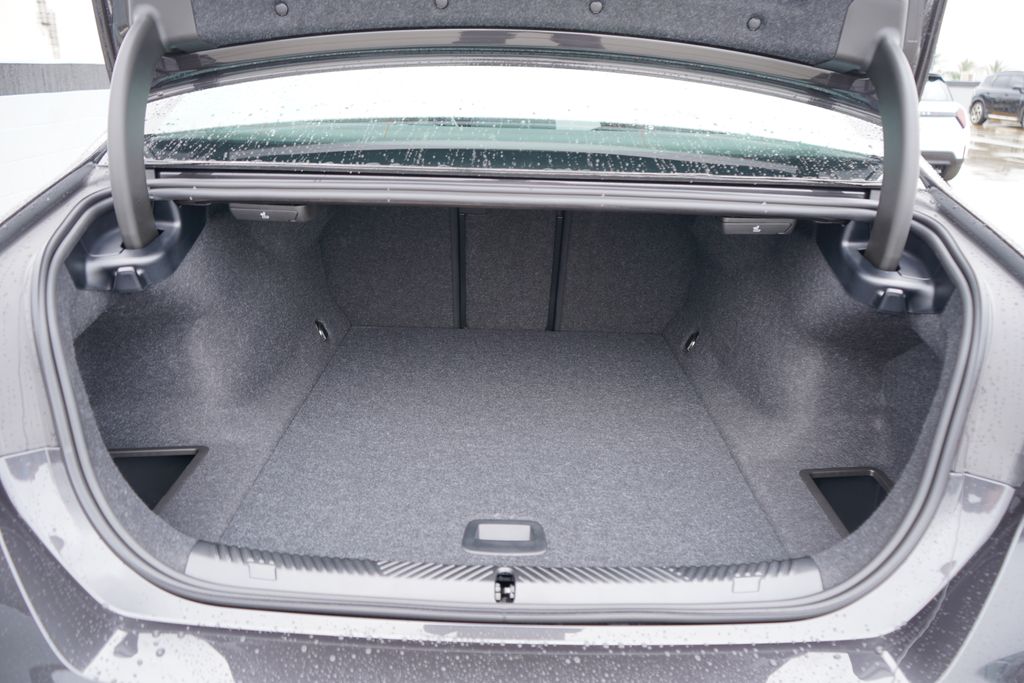 Thumbnail: 2026 BMW i5 - 21