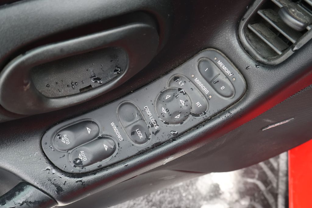 Thumbnail: 2001 Chevrolet Corvette - 15