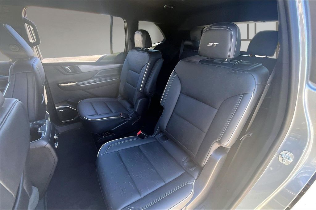 Used 2025 Buick Enclave SUV