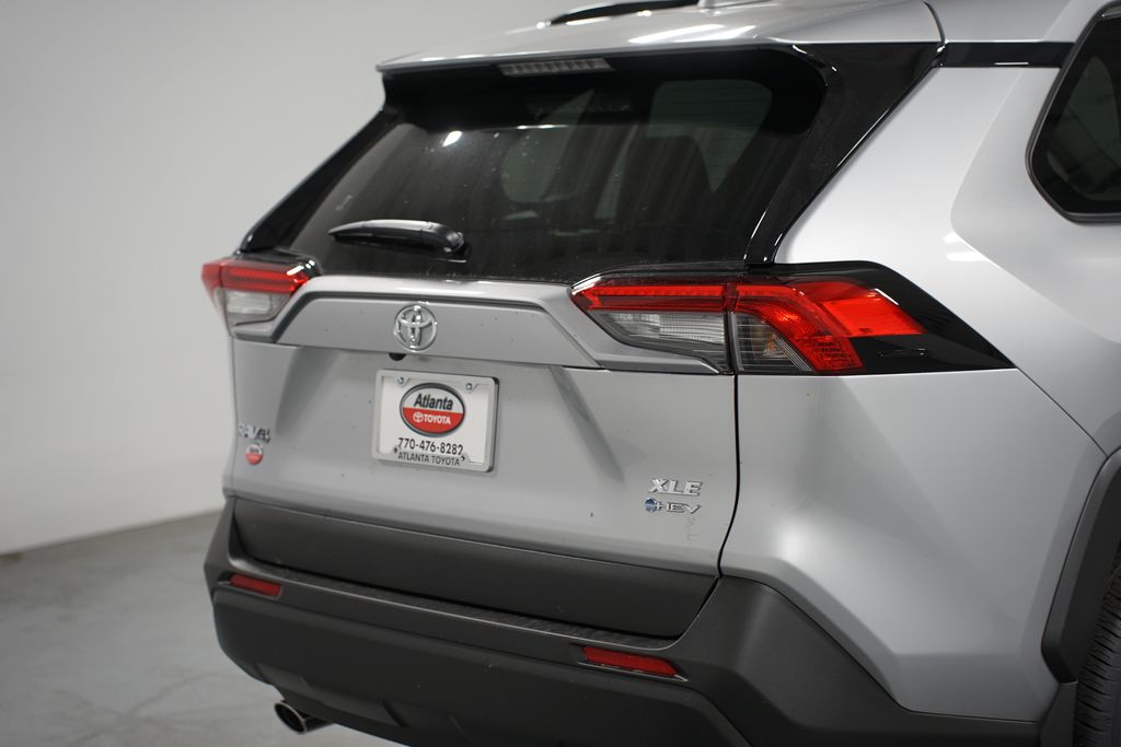 2025 Toyota RAV4 XLE 9