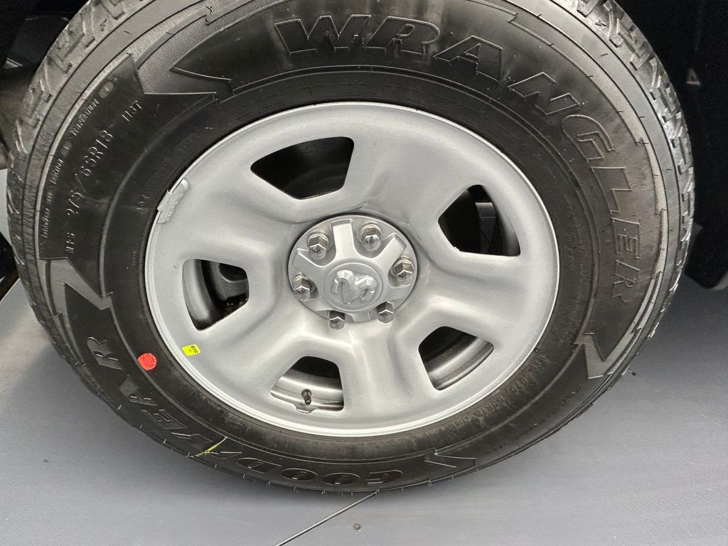 New 2026 Bright White Clearcoat Ram Tradesman image 35