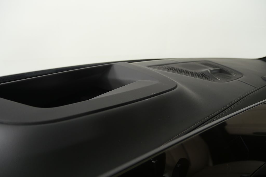Thumbnail: 2026 BMW X7 - 21