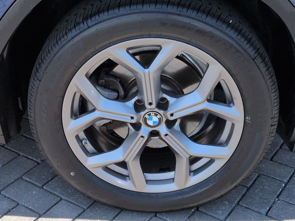 Used 2023 Blue BMW xDrive30i image 12
