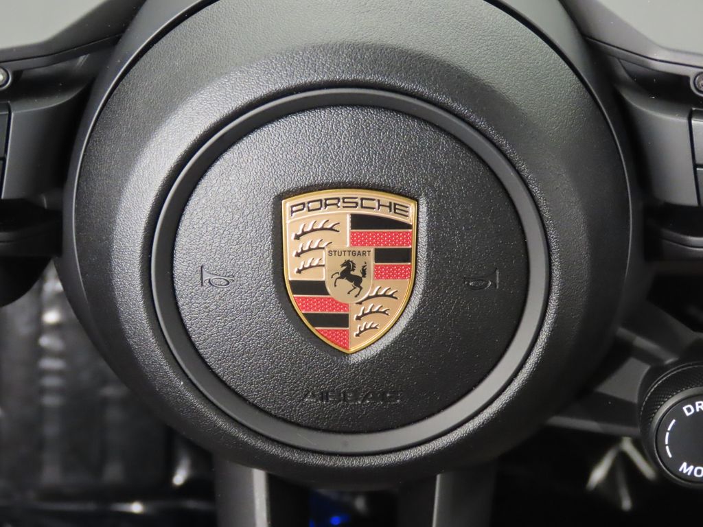 Thumbnail: 2025 Porsche Macan - 20