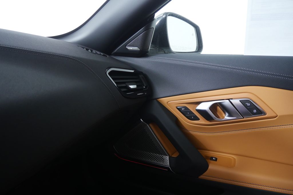 Thumbnail: 2026 BMW Z4 - 22