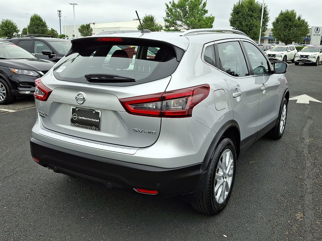 Thumbnail: 2020 Nissan Rogue Sport - 6
