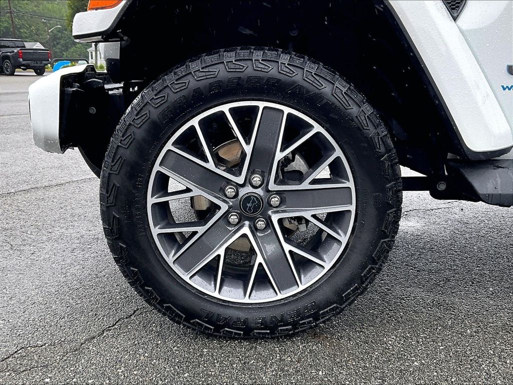 2024 Jeep Wrangler — photo 7