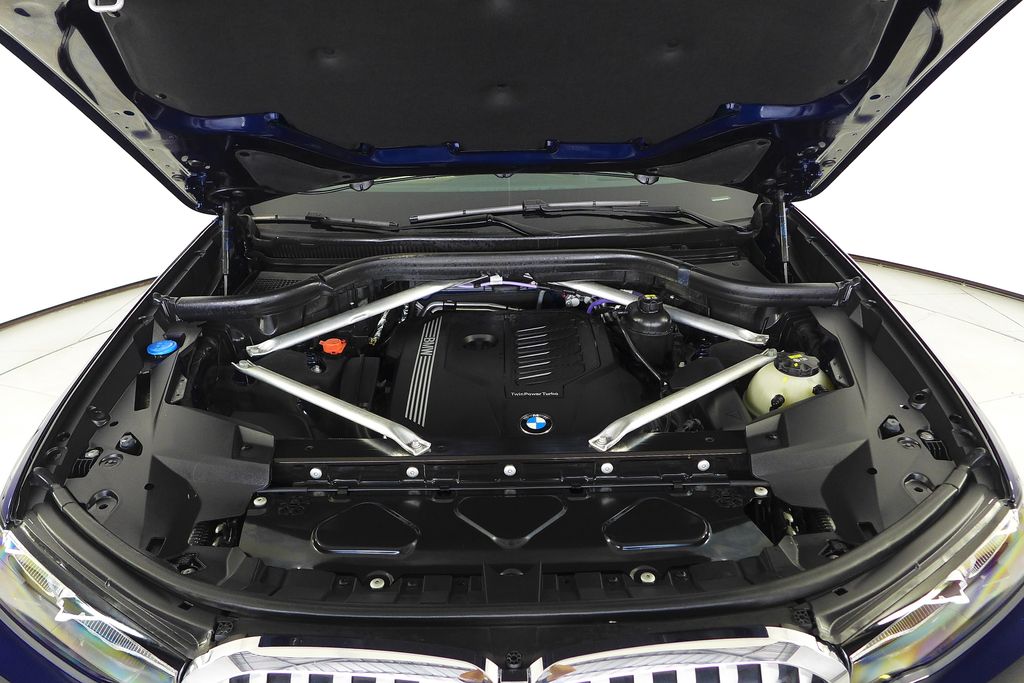Thumbnail: 2021 BMW X7 - 6