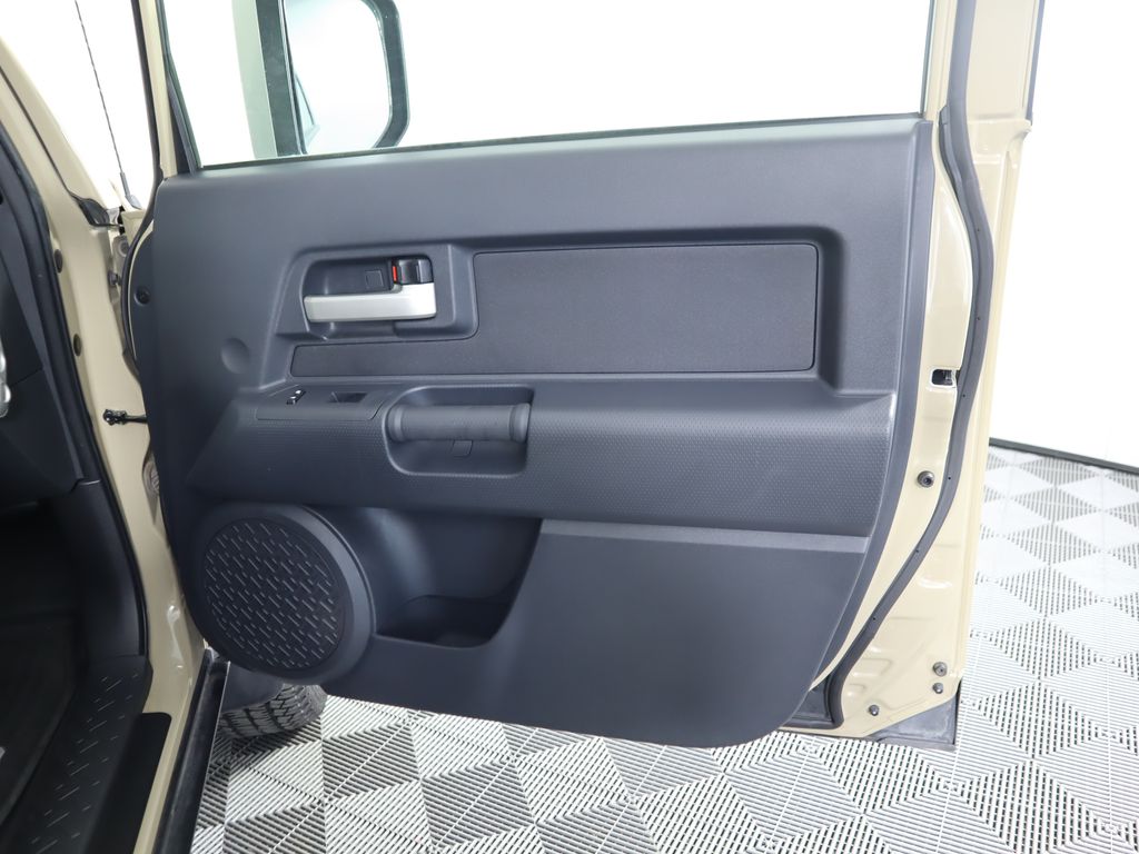 Thumbnail: 2012 Toyota FJ Cruiser - 25