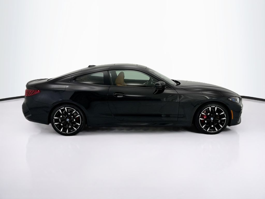 Thumbnail: 2026 BMW 4 Series - 4