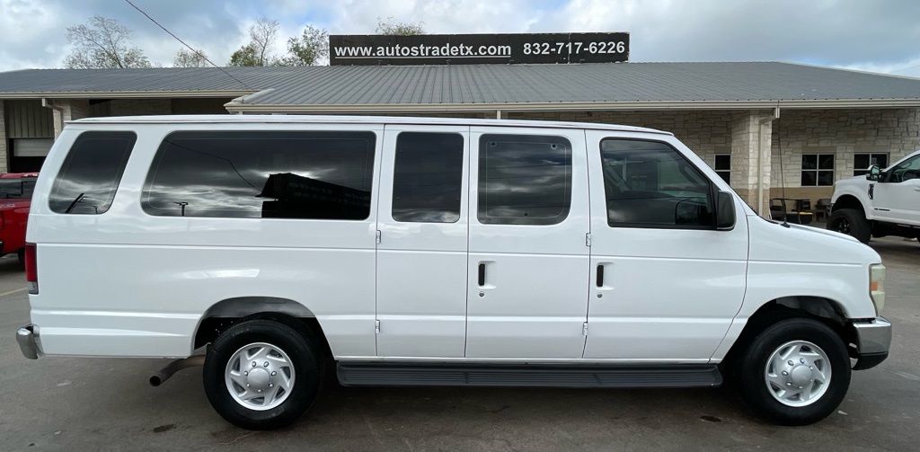 2009 Ford E-350SD XLT - 6