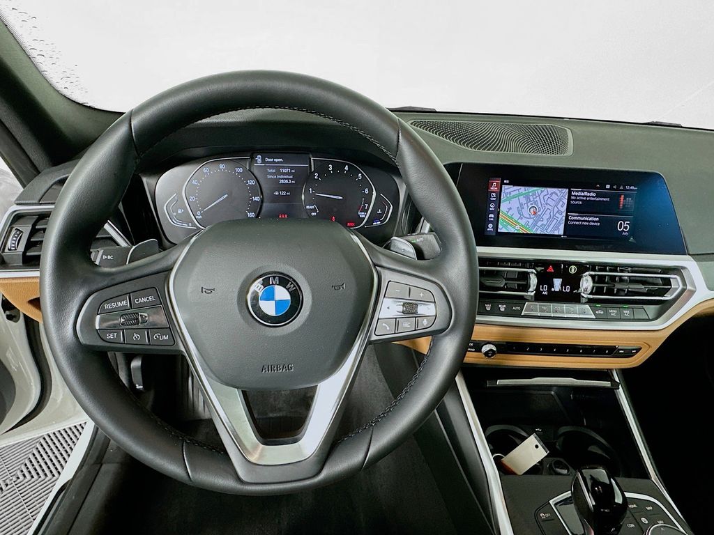 Thumbnail: 2022 BMW 3 Series - 11