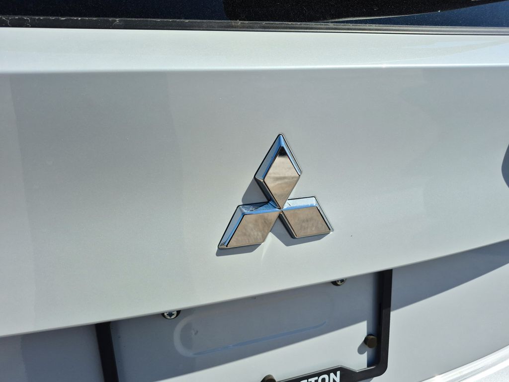 2026 Mitsubishi Outlander ES White at Big Star Chrysler Jeep Dodge Ram 