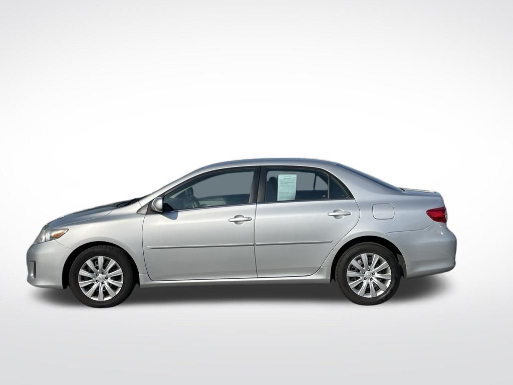 Thumbnail: 2013 Toyota Corolla - 2