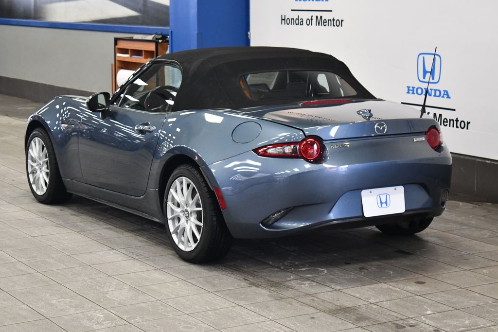 Thumbnail: 2016 Mazda MX-5 Miata - 3