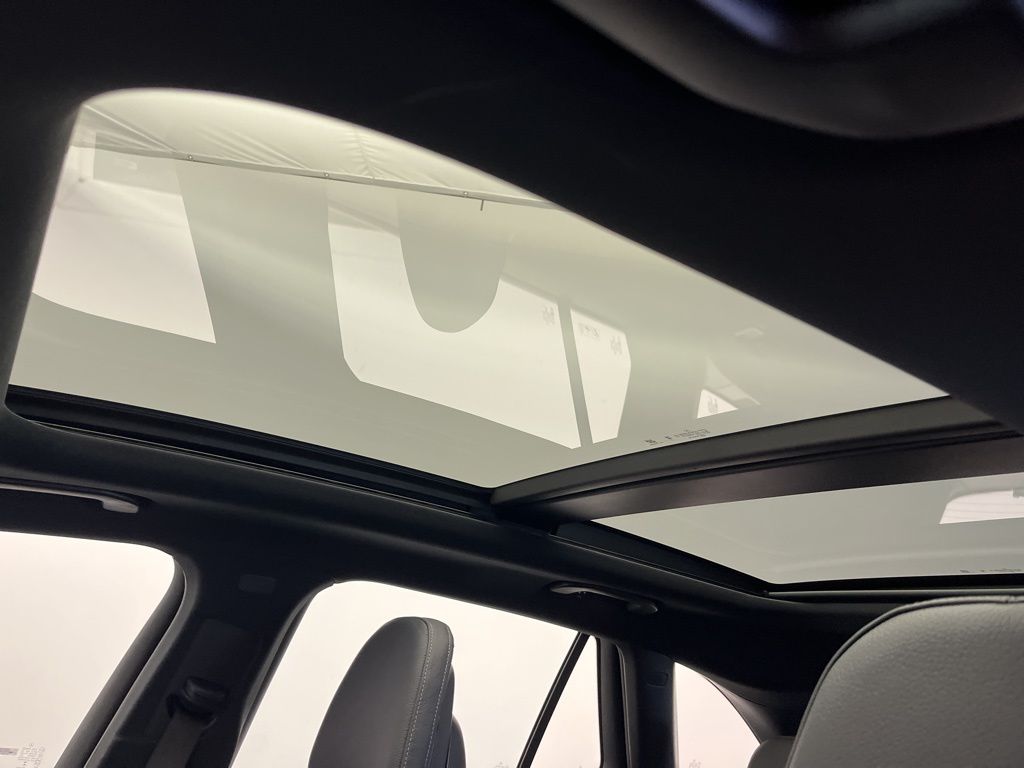 Thumbnail: 2026 Mercedes-Benz GLC - 21