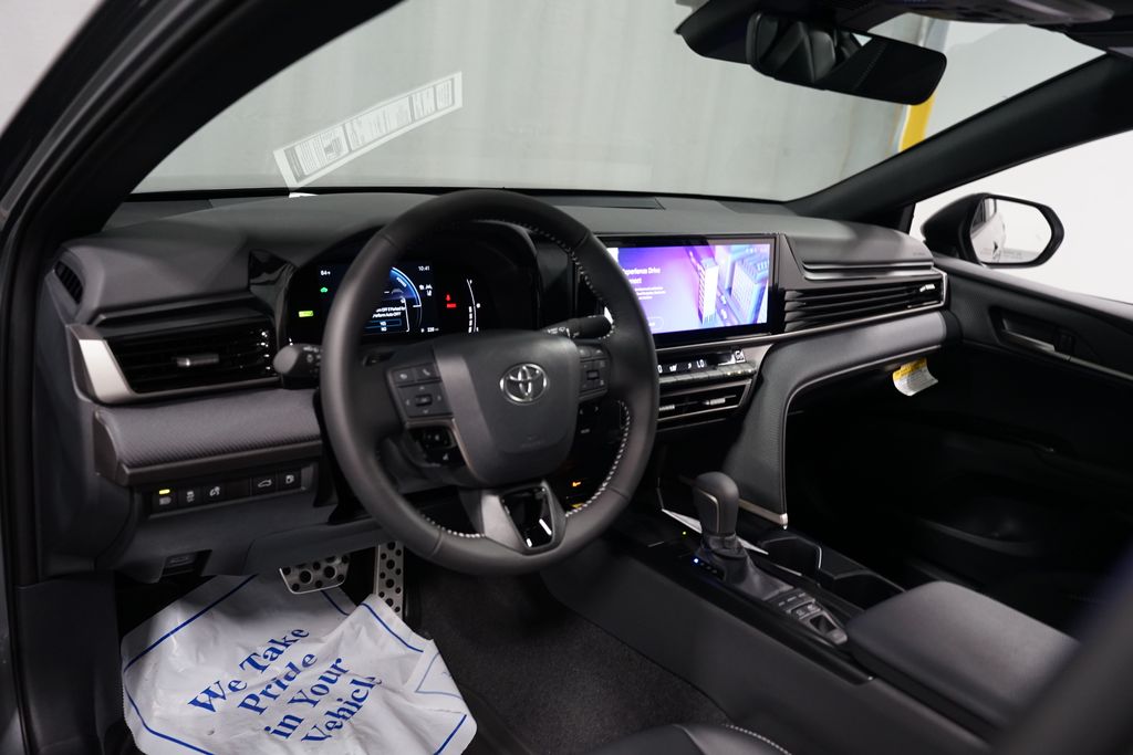 Thumbnail: 2025 Toyota Camry - 11