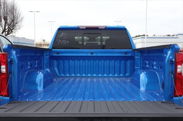 Thumbnail: 2026 Chevrolet Silverado 1500 - 12