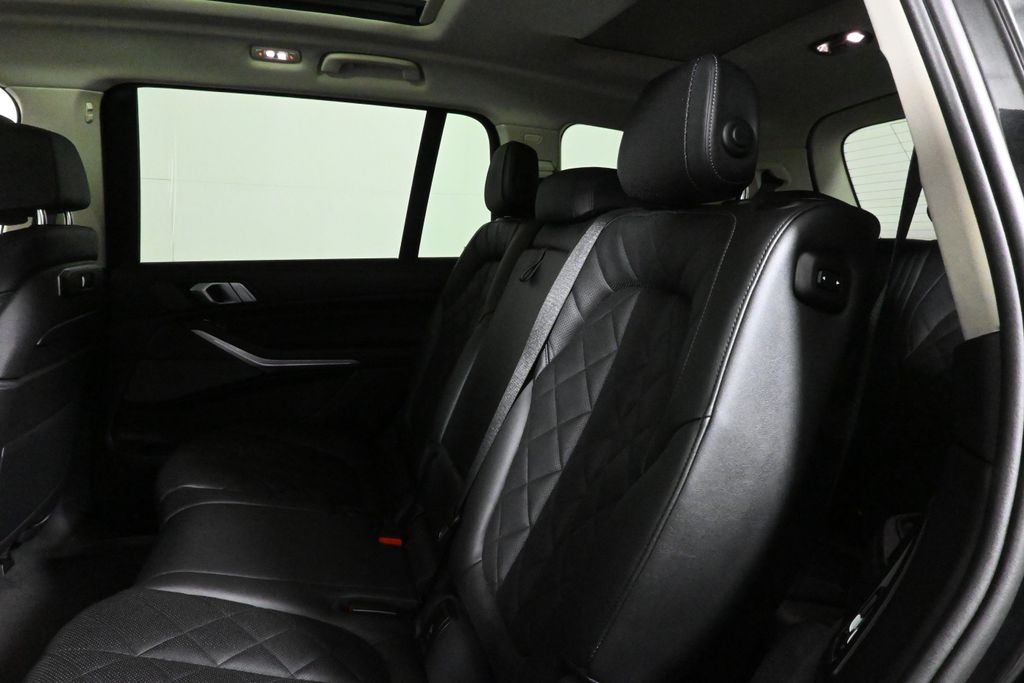 Thumbnail: 2024 BMW X7 - 4