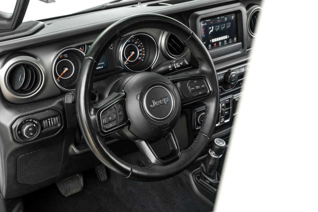 used 2022 Jeep Gladiator car, priced at $28,382