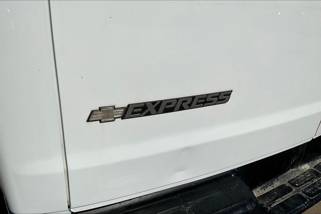2019 Chevrolet Express 3500 LT - 7
