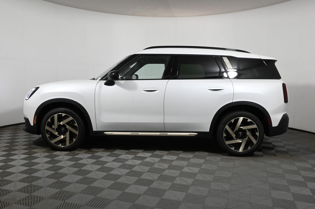 2025 MINI Cooper Countryman Base 2